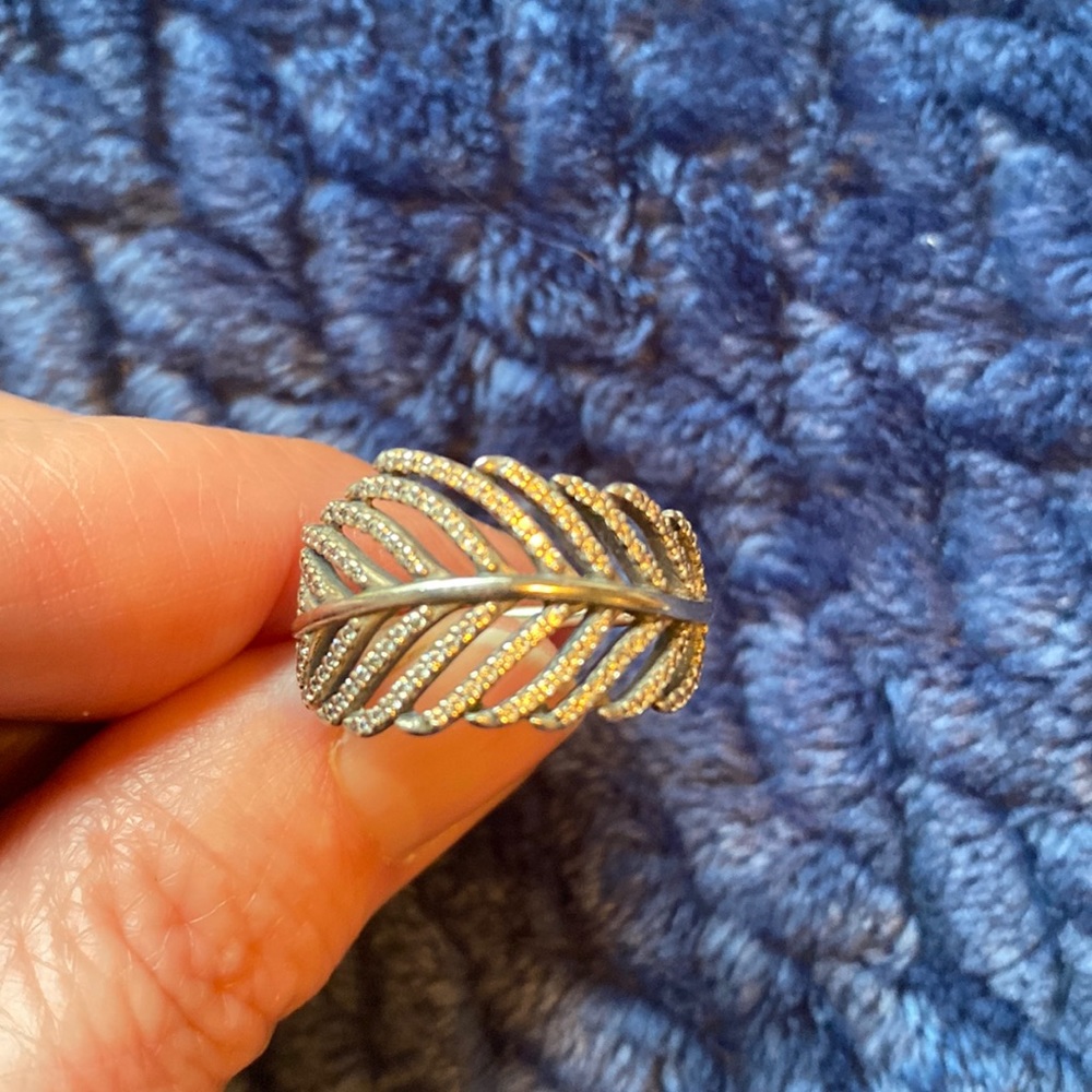 Pandora leaf ring